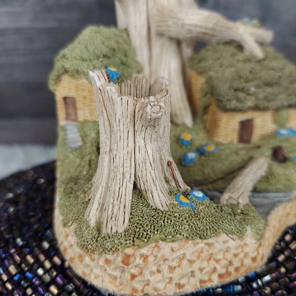 Robin Hood's Hideaway 1986 by David Winter - Picture 11 of 13